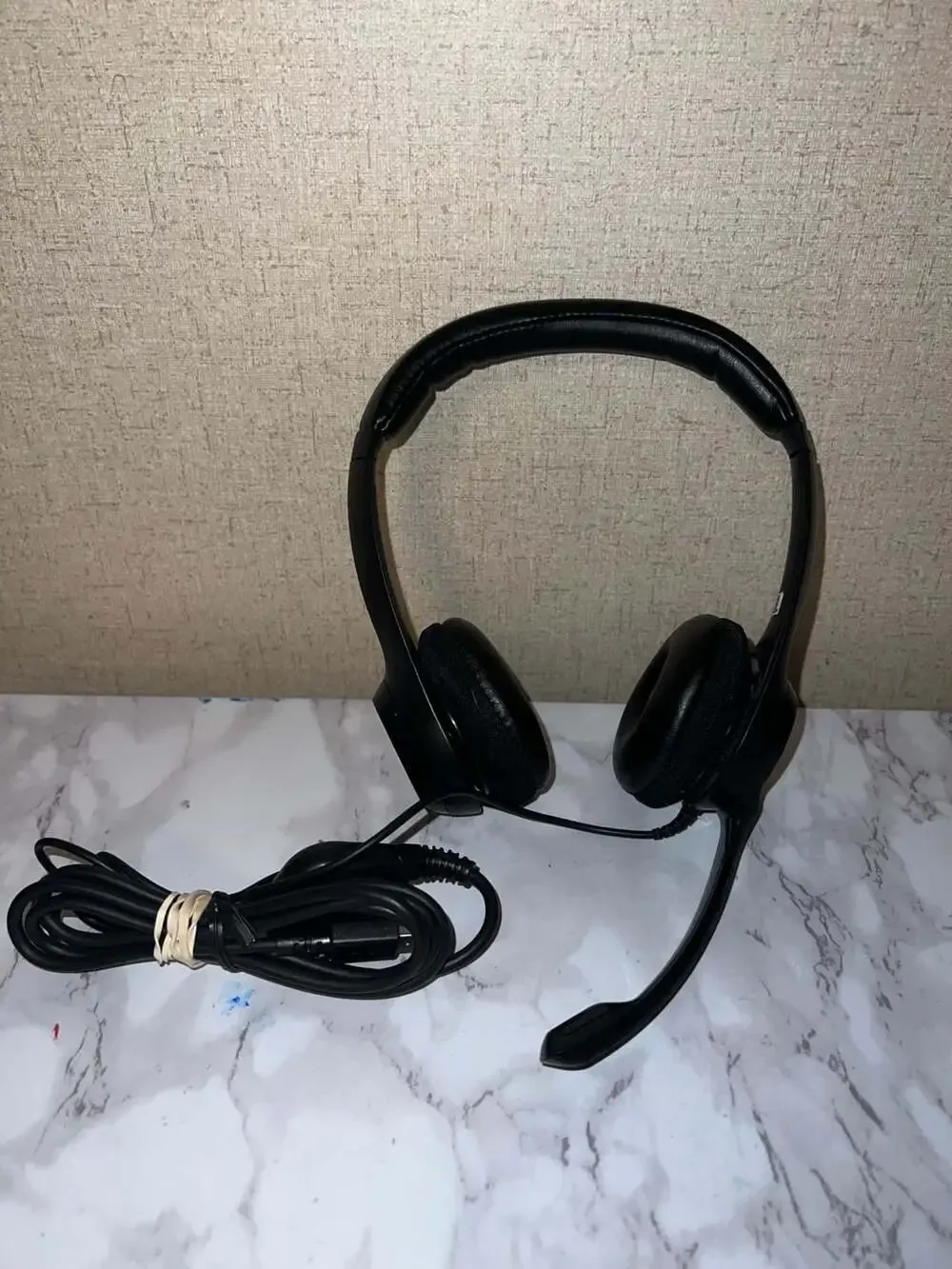 Logitech H390 Wired USB Headset with Noise-Cancelling Mic